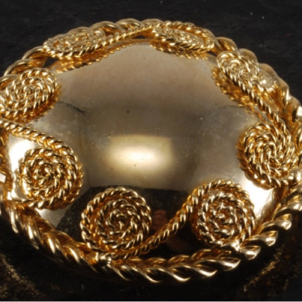 Vintage Gold Tone Clip Earrings with Scroll Edging 1 3/4” D Beautiful Like New - Picture 3 of 3